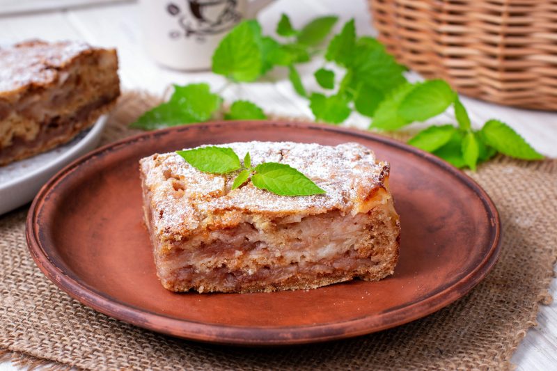 Венгерский насыпной яблочный пирог в мультиварке – кулинарный рецепт