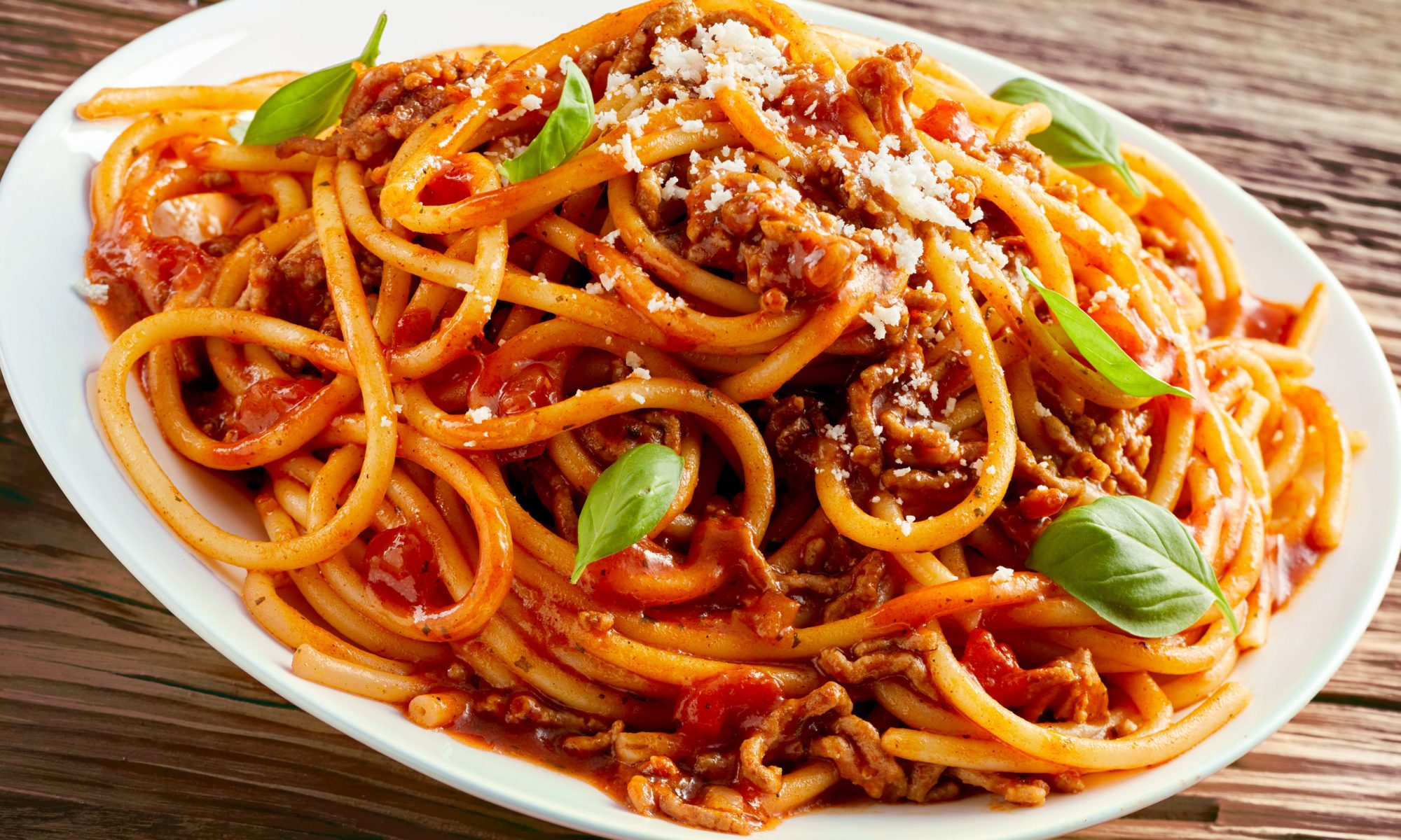 Спагетти болоньезе с сыром